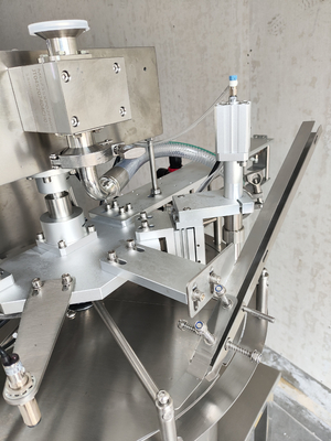 Finishing Cap, Filling and Tightening Cap Integrated Machine for Liquid Filling